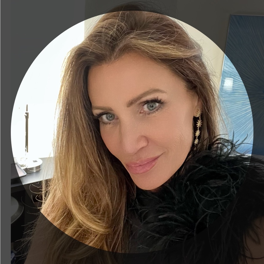 Meet your Posher, Claudia